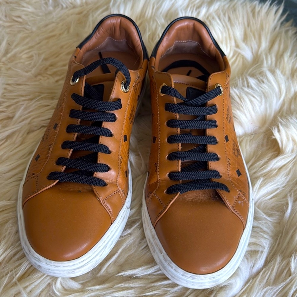 MCM Terrain Lo Sneakers in Visetos (cognac)